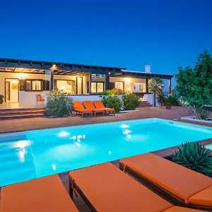 https://villa-agave-villa-cardon.in-canary-islands.com